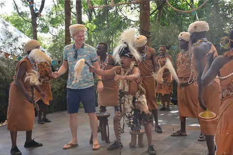 Spectacles culturels en direct. Visite de l'après-midi des Bomas du Kenya.