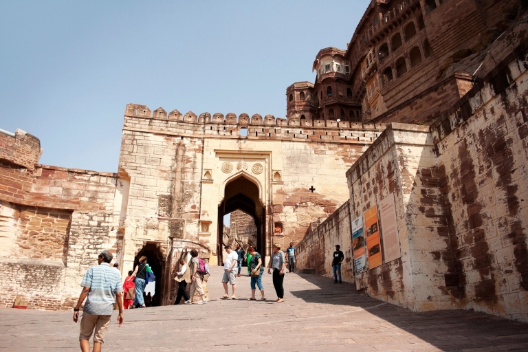 Visit Jodhpur in a Private Car With Guide Service