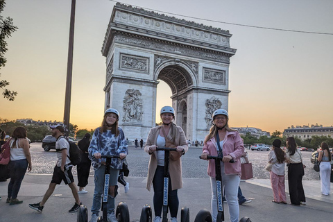 Paris à noite: Tour noturno de Segway com um guia localTour noturno de Segway para grupos