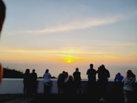 享受来自圣维森特·卡贝（San Vicente Cabe）的日落，请访问拉各斯城（Lagos City） - Housity