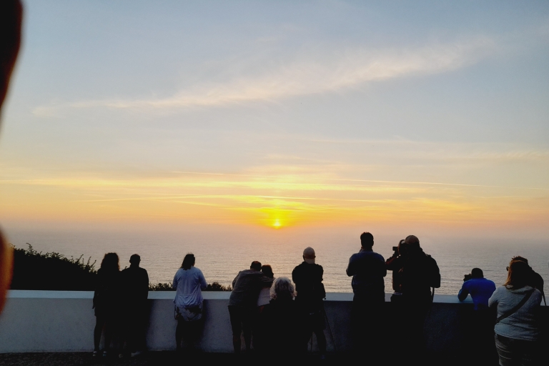 Geniet van de zonsondergang vanuit San Vicente Cabe, bezoek de stad LagosGeniet van de zonsondergang in Cabo de São Vicente