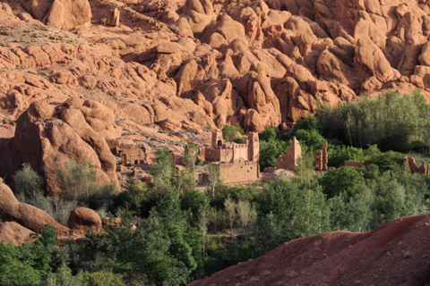 Excursão combinada: excursão de 5 dias ao Monte Toubkal e ao SaaraExcursão combinada: caminhada nas montanhas do Atlas e deserto do Saara 5 dias