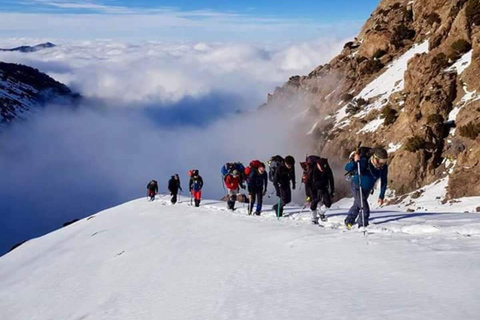 Excursão combinada: excursão de 5 dias ao Monte Toubkal e ao SaaraExcursão combinada: caminhada nas montanhas do Atlas e deserto do Saara 5 dias