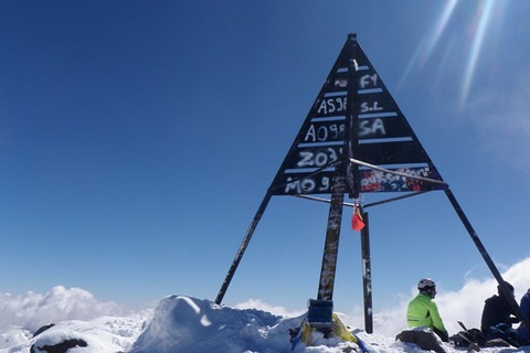 Excursão combinada: excursão de 5 dias ao Monte Toubkal e ao SaaraExcursão combinada: caminhada nas montanhas do Atlas e deserto do Saara 5 dias