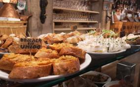Venice: Guided Food Tour at Night with Tastings and Spritz