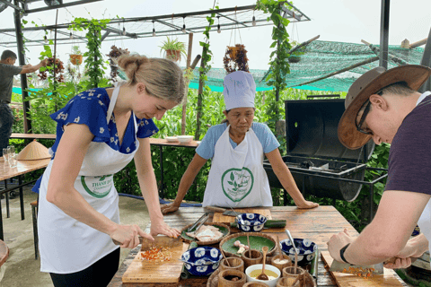 Hoi An Ländliches Radfahren und Kochen auf dem Bio-Bauernhof