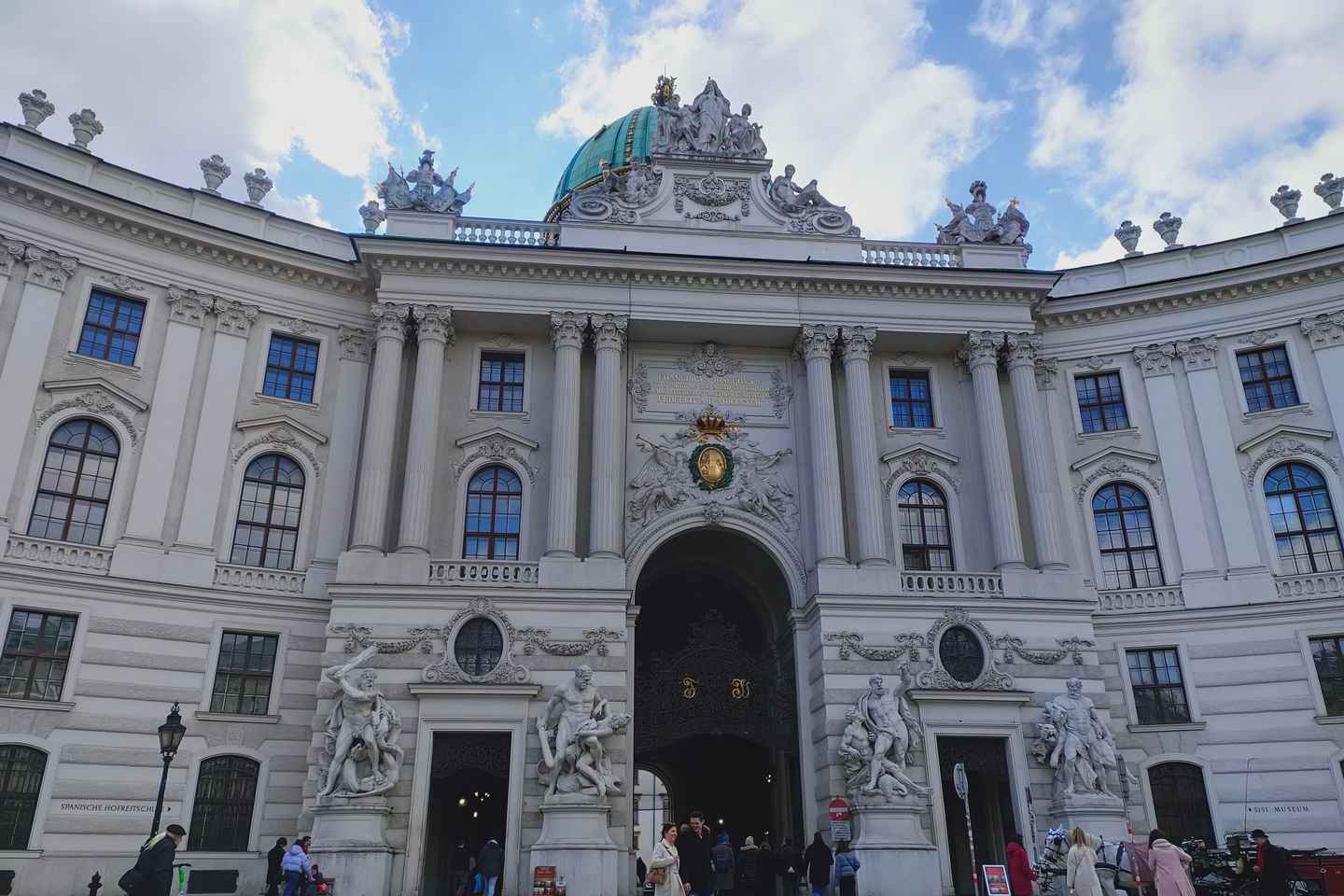 Вена: Исторические Достопримечательности и Дегустация Вин