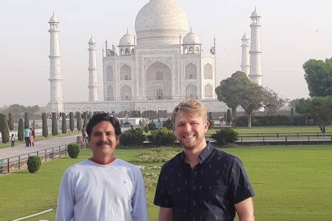 Desde Delhi : Excursión de un día al Taj Mahal en cocheExcursión con entrada y almuerzo, coche y guía