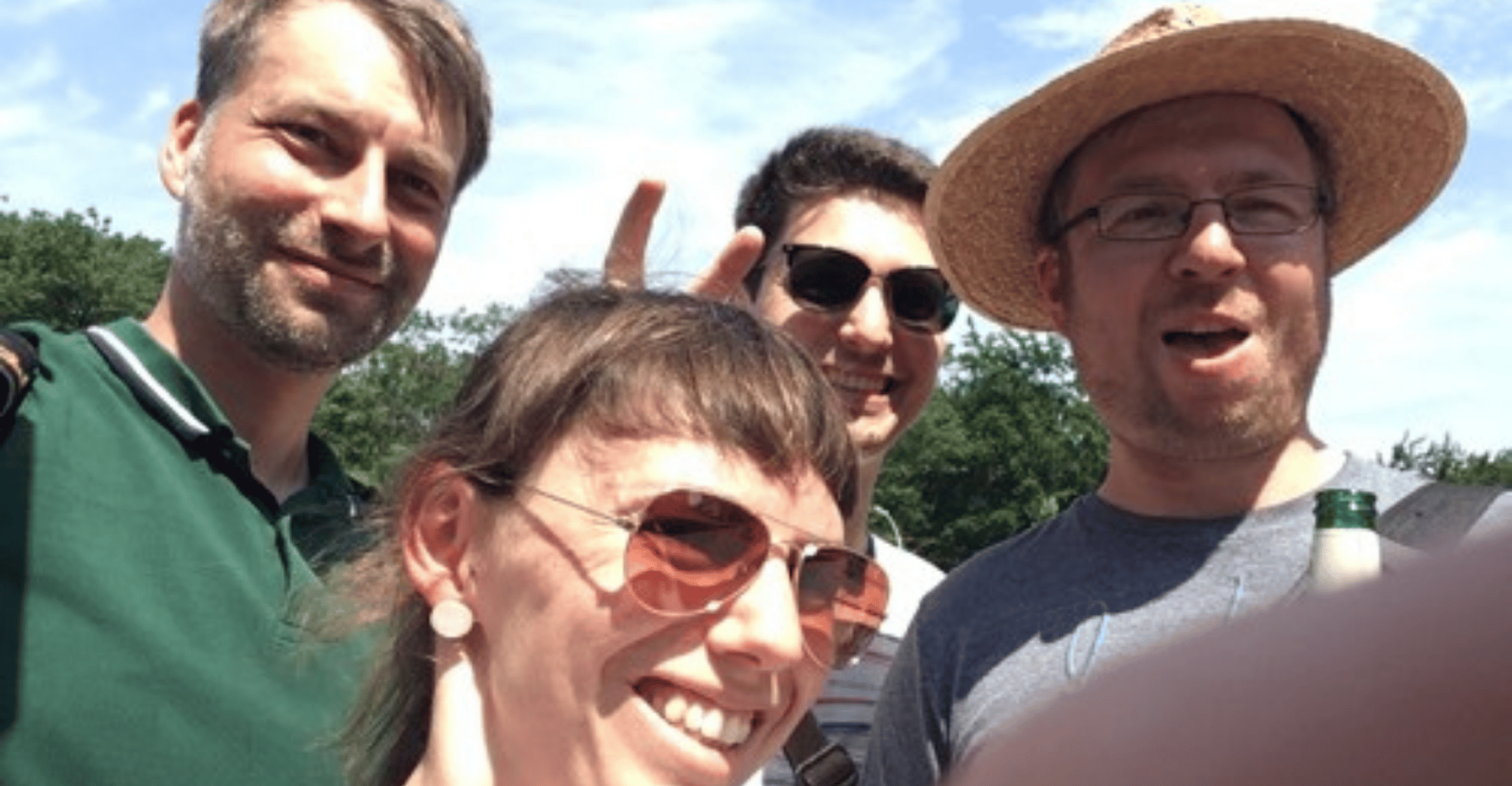 Köln, İlk Profiler - Outdoor Kaçış Oyunu - Hizvo