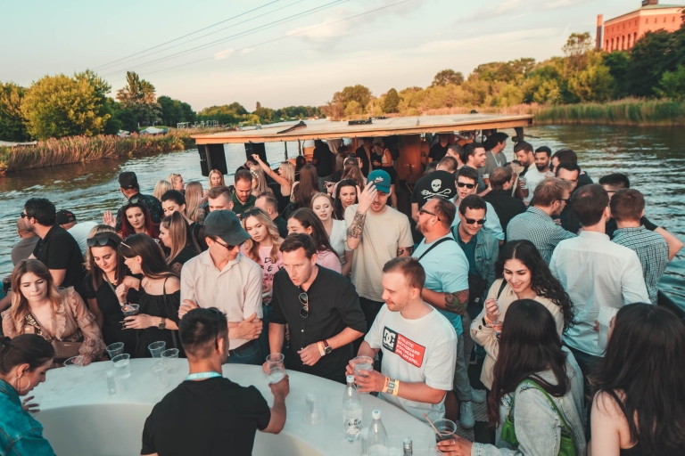 Wroclaw: Oder River Boat Party with Unlimited Drinks