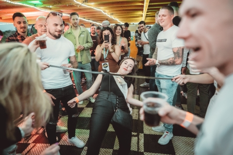 Breslau: Oder River Boat Party mit unbegrenzten Getränken