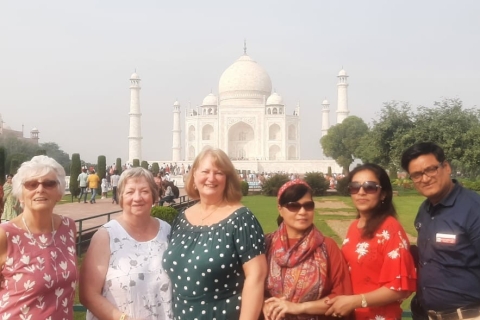 Überspringe die Warteschlange: Taj Mahal Sonnenaufgangstour von - DelhiTour nur mit Guide
