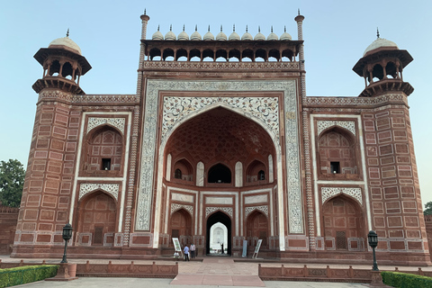 From Delhi : Private Sunrise Tour of Tajmahal