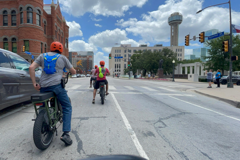 Dallas : Une visite numérique de Dallas en moto avec e-GuideTexan Trails, une visite de Dallas en moto numérique