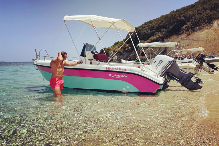 Location de bateau sans permis pour l'île de la Tortue et les grottes de KeriLaganas : 4 heures de location de bateau privé, parc marin et grottes de Keri