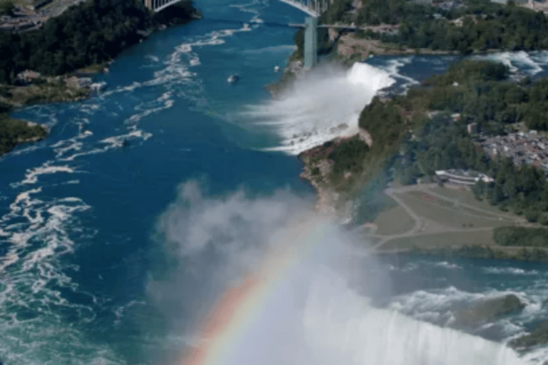 Wodospad Niagara, USA: Malowniczy lot helikopterem nad wodospadamiWodospad Niagara, USA: sceniczny lot helikopterem
