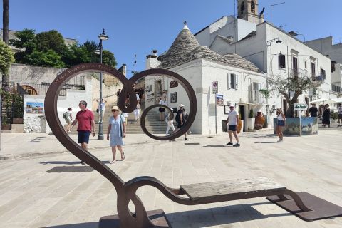 Brindisi : Alberobello, Locorotondo et Ostuni avec apéritif