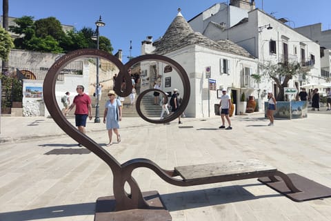 Brindisi : Alberobello, Locorotondo et Ostuni avec apéritif