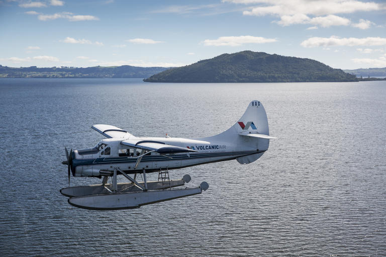 Rotorua: volo panoramico sul monte Tarawera e sulla valle di WaimanguTour del sentiero dell&#039;eruzione della valle vulcanica del Monte Tarawera / Waimangu