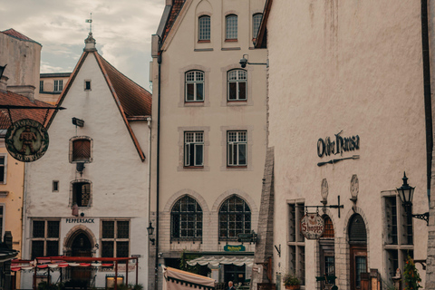 Tallinn: Private Old Town Walking Tour with Local Guide