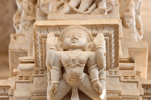 Besuche den Ranakpur Tempel mit Udaipur Drop von Jodhpur