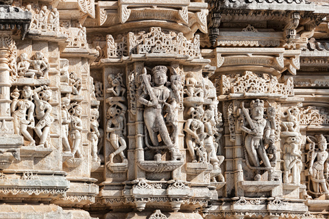 Bezoek de Ranakpur Jain-tempel vanuit Udaipur met Jodhpur Drop