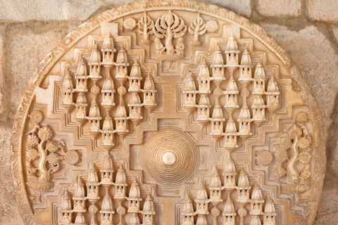 Bezoek de Ranakpur Jain-tempel vanuit Udaipur met Jodhpur Drop