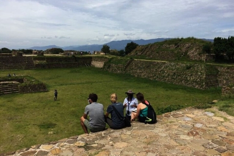 Monte Alban: Wycieczka piesza na podstawie wskazówekZ Oaxaca: wycieczka po Monte Alban