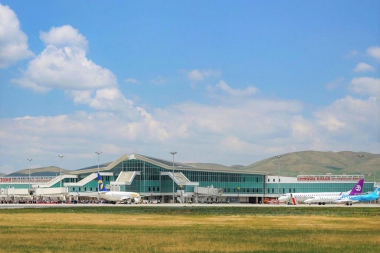 Chinggis Khan Luchthaventaxi naar de stad