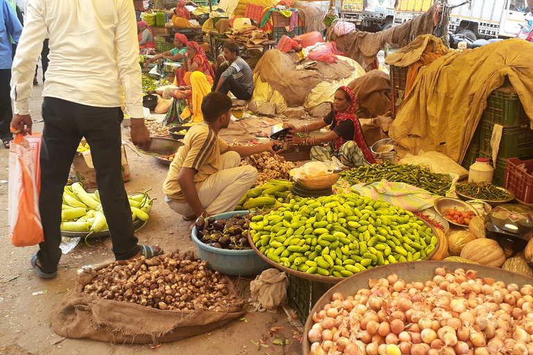 Udaipur: Visita a pie por el patrimonio de la ciudad vieja y el mercado local