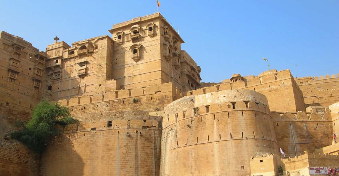 Besuche Jaisalmer in einem privaten Auto mit Reiseführer GetYourGuide