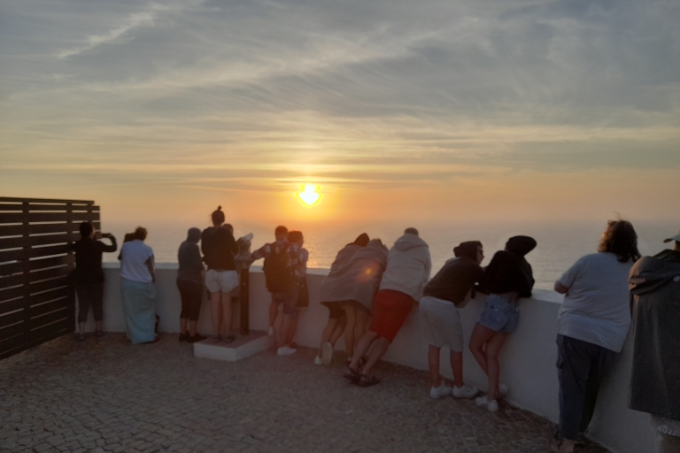 Geniet van de zonsondergang vanuit San Vicente Cabe, bezoek de stad LagosGeniet van de zonsondergang in Cabo de São Vicente