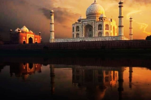 Taj Mahal Tour door Gatimaan Express SuperFast Train