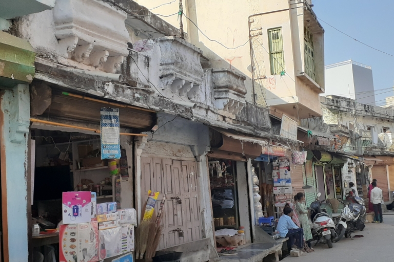 Udaipur: The old city heritage and local market walking tour