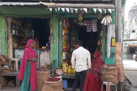 Udaipur: Dziedzictwo starego miasta i piesza wycieczka po lokalnym targu