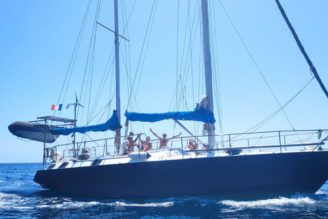 Marseille: Frioul Calanques Sailing Trip with Swimmings Private Tour 2025