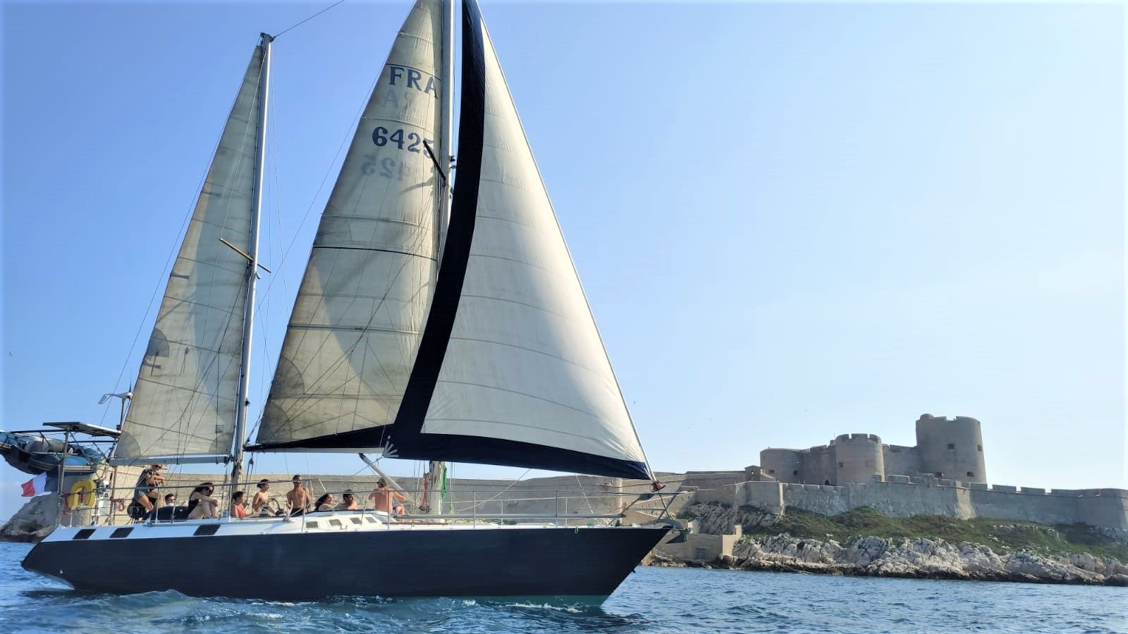 Marseille: Segeltörn in den Calanques von Frioul mit Schwimmen