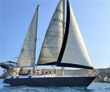 Marseille: Frioul Calanques Sailing Day Trip with Swimming