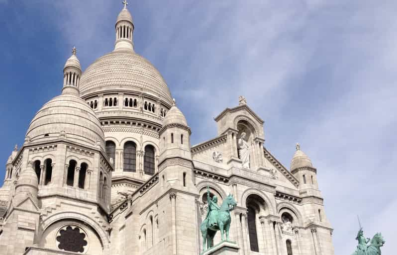 Montmartre : 2 Hours Self-Guided Tour | GetYourGuide