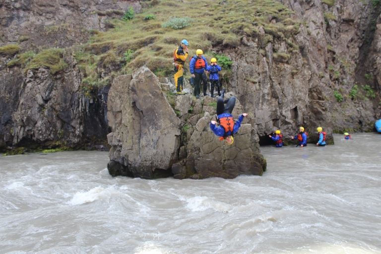 Rafting Familiar en el Río Glacial Oeste