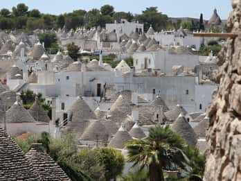 From Bari & Polignano: Alberobello and Matera Full-Day Trip