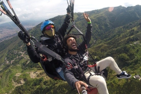 Paragliding Tour von Medellin mit kostenlosen Videos und Fotos