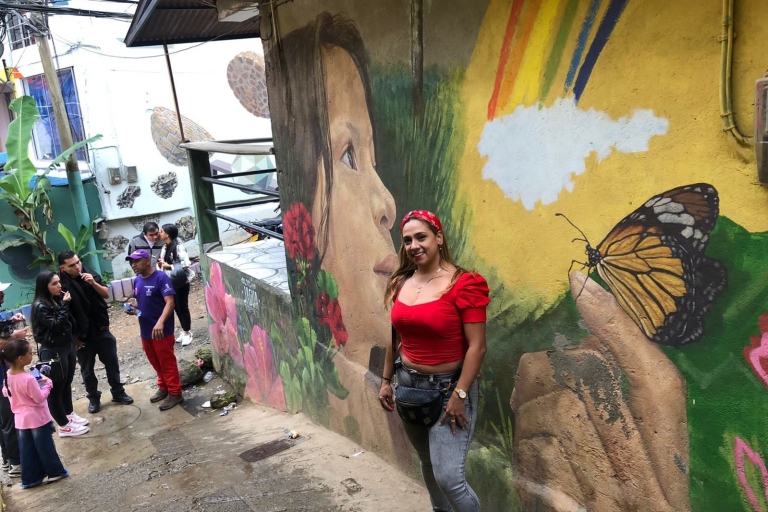 Nuevo Tour Comuna 3 Manrique-Medellin: konstelacja wycieczki