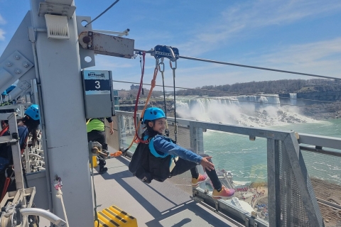 Vanuit Toronto: dagtrip Niagara Falls met cruise-optieTour met boottocht (geen reis achter de watervallen)
