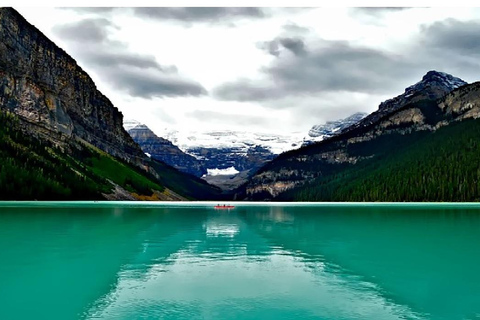 Banff to Moraine Lake and Lake Louise(1.5 hours each lake) From Banff to Moraine Lake & Lake Louise Trip