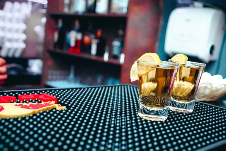 Valencia VIP: bar-hopping, free shots, cocktail and disco