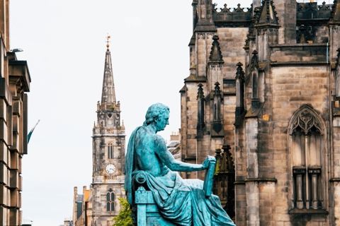 Edinburgh: Royal Mile and Edinburgh Castle Small Group Tour Small Group Tour (15 person max.)