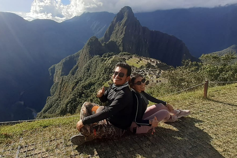 From Cusco: Private Tour 4D/3N - Inca Trail to Machu Picchu