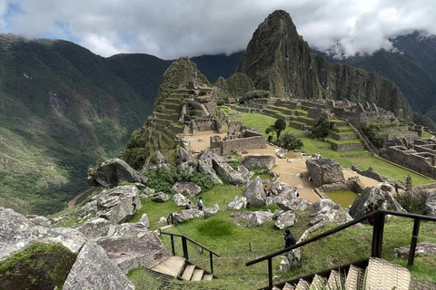 From Cusco: Private Tour 4D/3N - Inca Trail to Machu Picchu