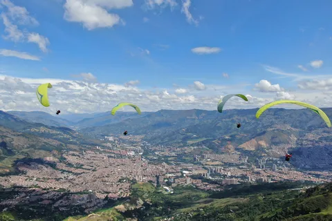 Paragliding in Medellin